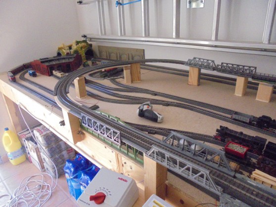 Modelleisenbahn im Bau
